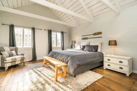 The Oar House - Internet Find 0