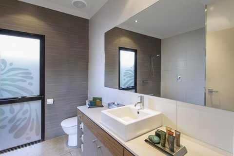 The Pearle Of Cable Beach - Internet Find 1