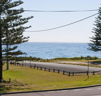 The Penguins Head - across from the beach - Internet Find