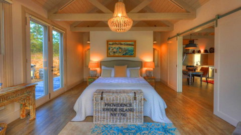 The Peninsula Experience - Internet Find 0