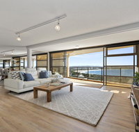 The Penthouse  Point Cartwright - INSTANT HOTEL WINNER 2019 - Internet Find