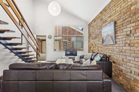 The Pines 5 - Internet Find 0