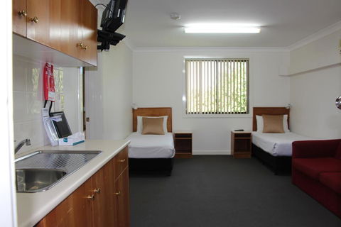 The Pioneer Way Motel - Internet Find 3