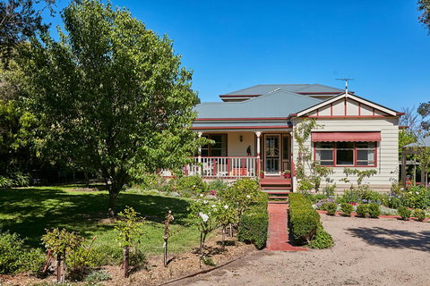 The Potters Garden B&B - Internet Find 0