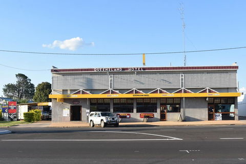 The Queensland Hotel - Internet Find 0