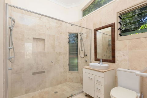 The Richmond Beach Villa - Internet Find 2