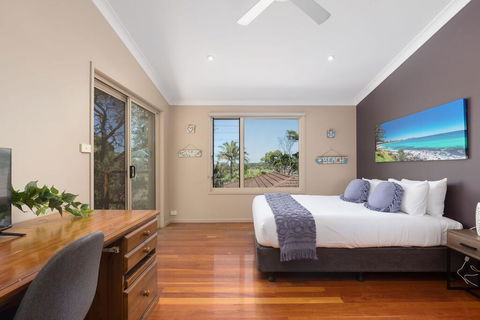 The Richmond Beach Villa - Internet Find 1