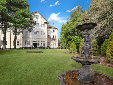 The Robertson Hotel - Internet Find 1
