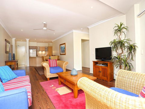 The Sands 2/20 Pacific Parade Opposite Beach Plus Air - Internet Find 3
