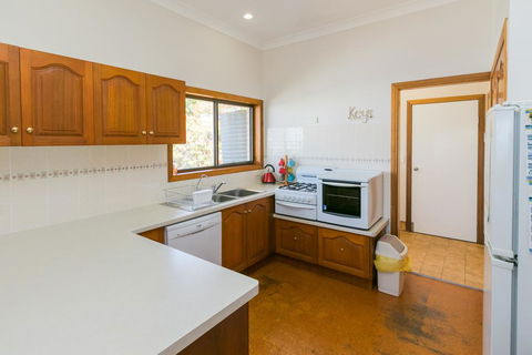 The Sun And The Sea In Hervey Bay - Internet Find 1