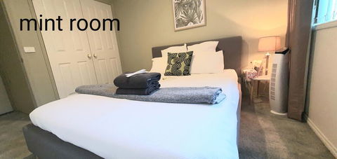 The Sweet Homestay - Internet Find 2