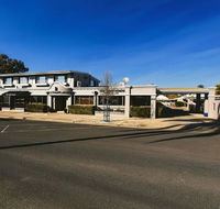 The Town House Motor Inn - Internet Find