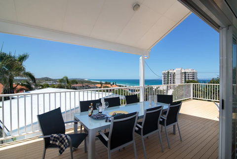 The White House - Central Coolum With Spectacular Ocean Views And WiFi - Internet Find 3