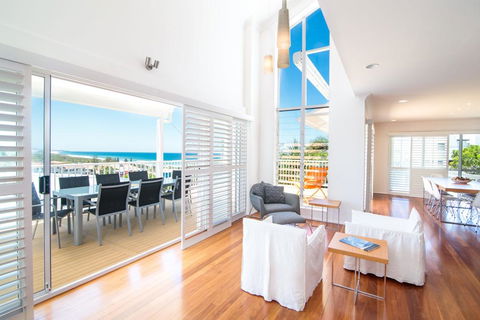 The White House - Central Coolum With Spectacular Ocean Views And WiFi - Internet Find 0