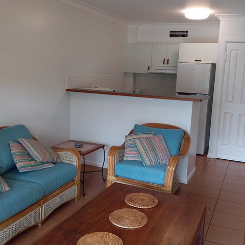 The York Beachfront Holiday Apartments - Internet Find 3