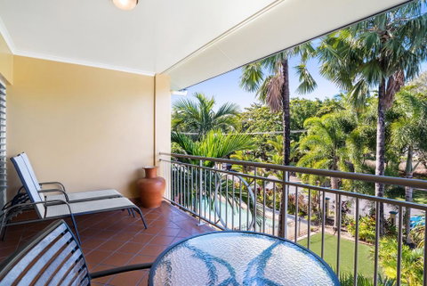 The York Beachfront Holiday Apartments - Internet Find 2