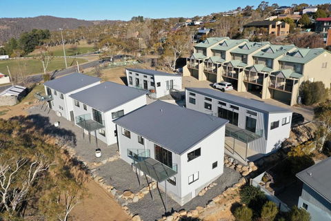 TheNix Jindabyne - Internet Find 1