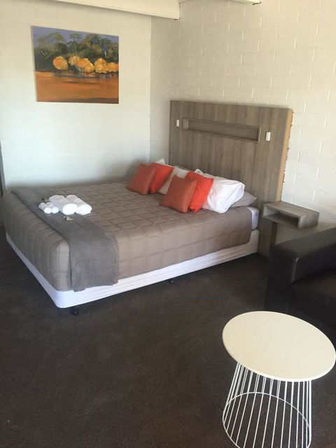 Thomas Lodge Motel - Internet Find 0