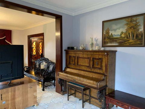 Thomastown Antique House Room 3 - Internet Find 2
