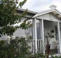 Three Chimneys Bed and Breakfast Boutique Guest House - Internet Find