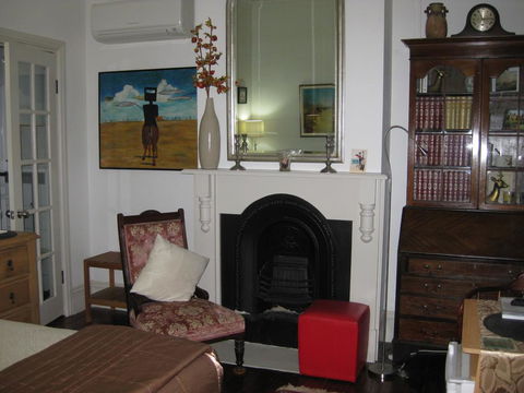 Three Chimneys Bed And Breakfast Boutique Guest House - Internet Find 2