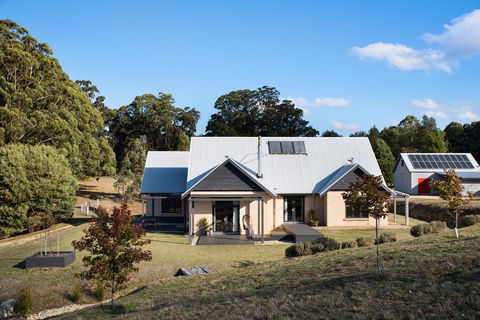Three Paddocks - Internet Find 1