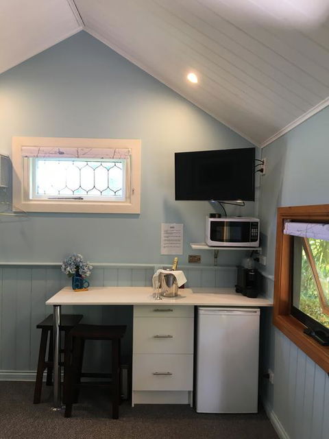 Tiffany's Country Cottages - Internet Find 1