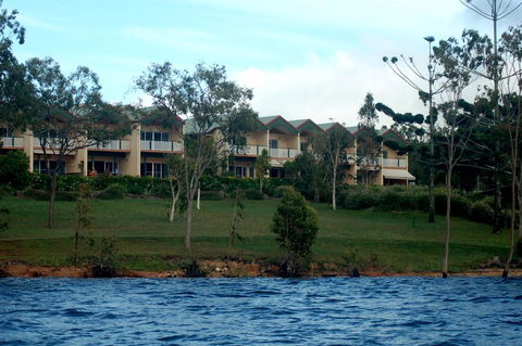 Tinaroo Lake Resort - Internet Find 2