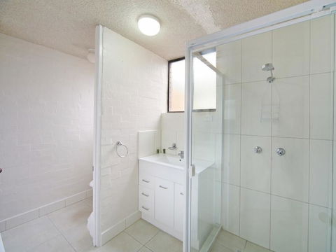 Tindarra Apartments - Internet Find 3