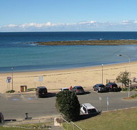 Toowoon Beach View 3br Villa 4 just steps to beach with views - Internet Find