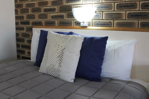 Top Of The Town Motel - Internet Find 0