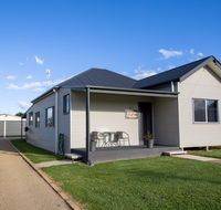 Topaz Cottage - Internet Find