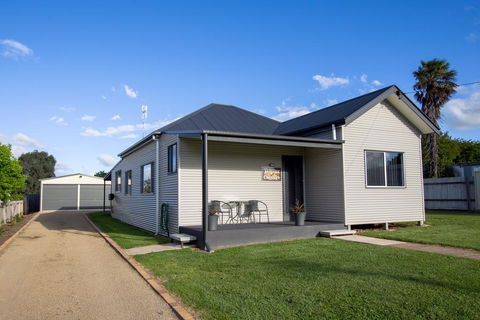 Topaz Cottage - Internet Find 0