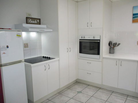 Torquay Beach Holiday House - Internet Find 3