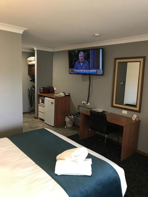 Town & Country Motor Inn - Internet Find 1