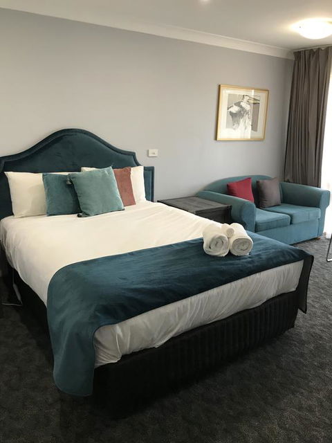 Town & Country Motor Inn - Internet Find 0