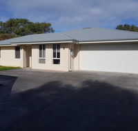 Towncrackers Guest house - Internet Find