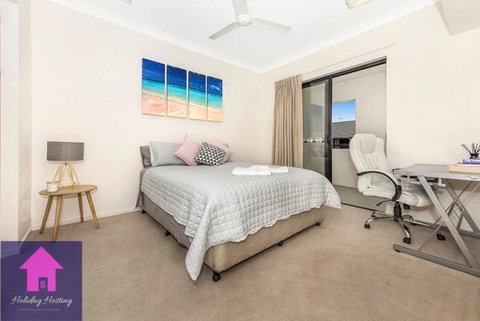 Townsville Luxury Spacious Apt 3 BR-2BTH Pools - Internet Find 2