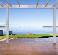 Tranquility Absolute Waterfront - Pet Friendly - 10 Mins to Hyams Beach - Internet Find