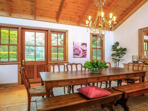 Treetops - Elegant, Inviting, Designer, Cedar Home - Internet Find 3