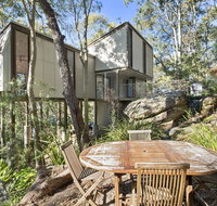 TreetopsWagstaffe - Internet Find