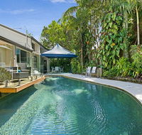 Tropical 5 bedroom family getaway in Noosa Heads - Internet Find