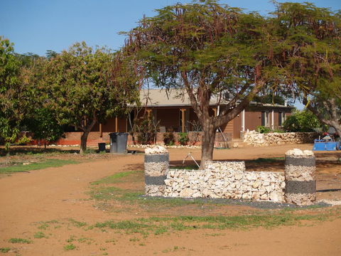 Tropical Farm Stay - Internet Find 0