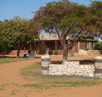 Tropical Farm Stay - Internet Find