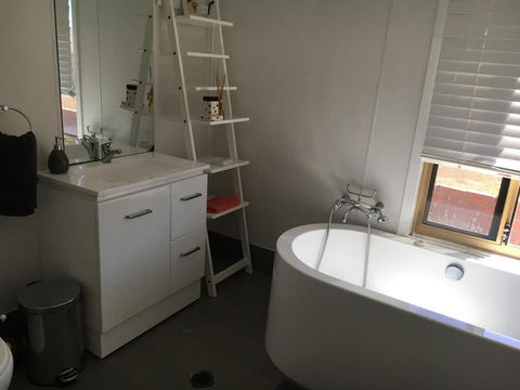 Tropical Farm Stay - Internet Find 1