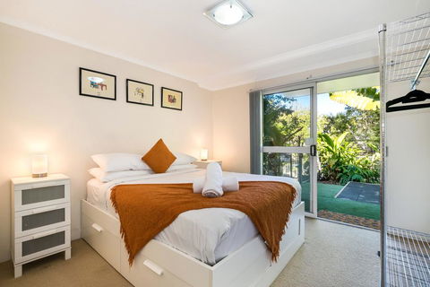 Tropical Townhouse With Two Courtyards And Pool - Internet Find 1