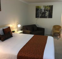 Tuckerbox Motor Inn - Internet Find
