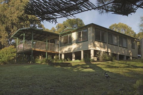 Tuckers Rocks Cottage - Internet Find 0