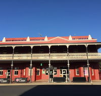 Tumut Star Hotel - Internet Find