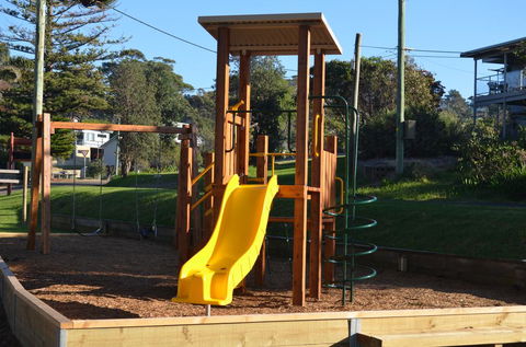 Tuross Beach Cabins & Campsites - Internet Find 1